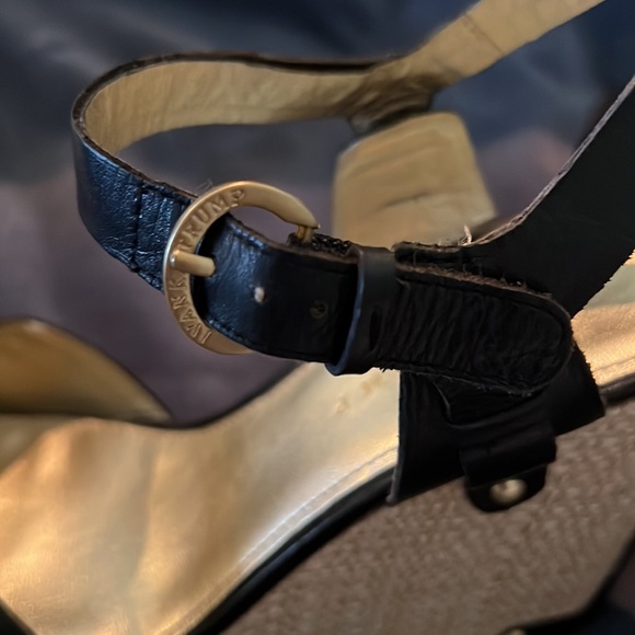 Gorgeous black strappy platform heels - Picture 4 of 9